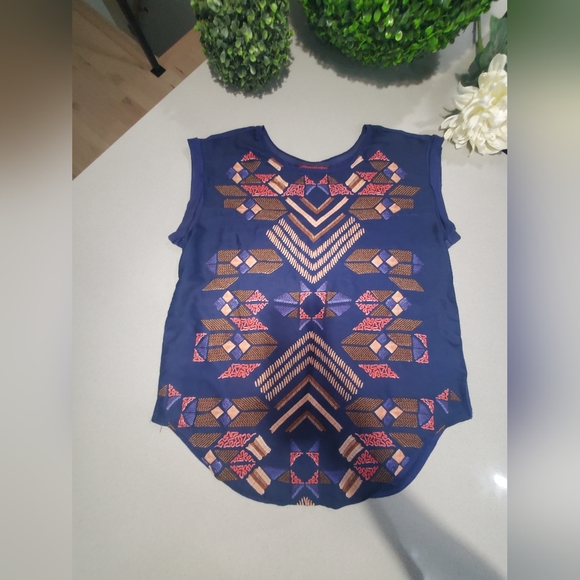 CATHERINE MALANDRINO Splendide haut fluide-extensible bleu avec motifs aztèques - Picture 2 of 6